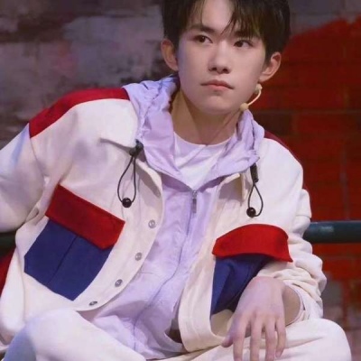 易烊千璽頭像帥氣高清好看 抖音最火易烊千璽頭像合集