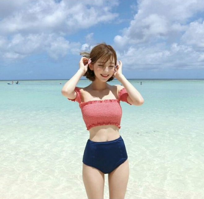最新夏日海邊女生圖片甜美可愛 去同一片海灘