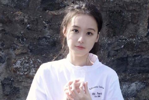 微信名女生簡單氣質兩個字大全 簡短高雅的女生微信名字大全