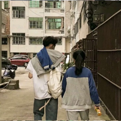 520情侶背影頭像低調(diào)恩愛(ài) 青春情侶頭像適合00后