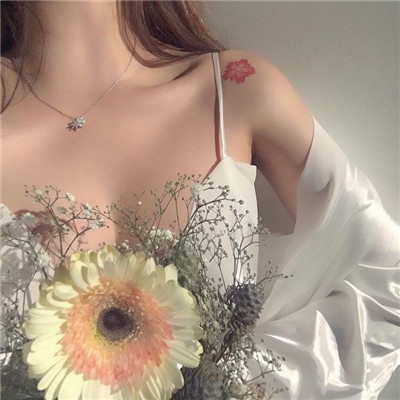 部位女頭有點(diǎn)性感有點(diǎn)污 不露臉的女生頭像高清無水印