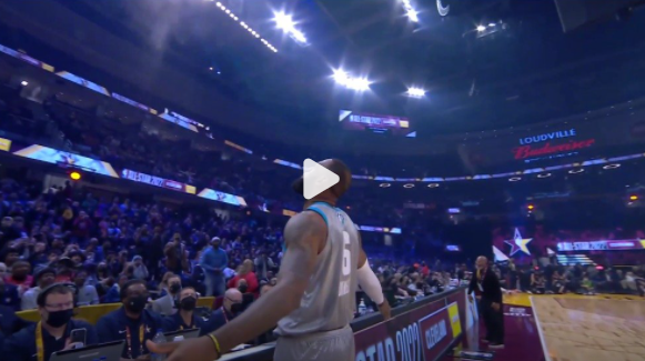 2022NBA全明星：詹姆斯隊(duì)vs杜蘭特隊(duì) 拉文360度折疊暴扣