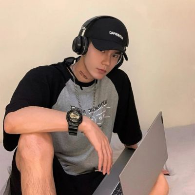 全新很好看的男生精致頭像最新版 每個冬天的句點都是春暖花開