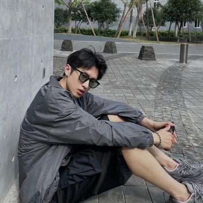 男生微信干凈頭像真人很成熟 全新氣質男頭合集最新版