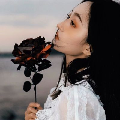 女神范的魅力氣質(zhì)頭像最新版 開(kāi)始學(xué)會(huì)刪煩就減簡(jiǎn)單的生活